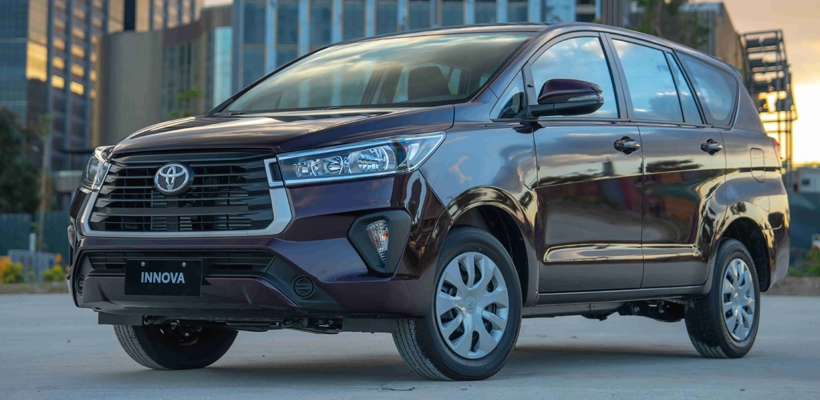 "Toyota Innova – Stylish and Spacious Vehicle for Comfortable Hajj & Umrah Travel"